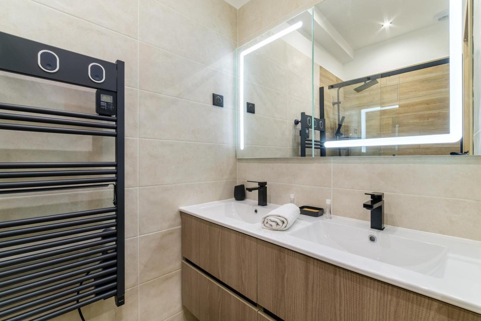 Vivez Antibes ! Logez A 6 Au Centre-Ville Экстерьер фото