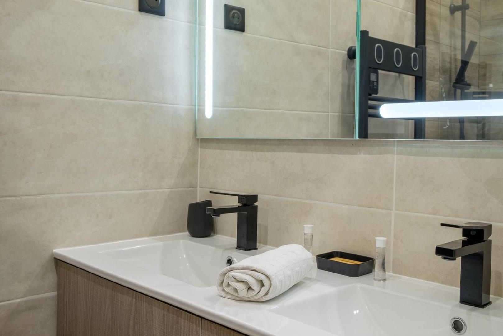 Vivez Antibes ! Logez A 6 Au Centre-Ville Экстерьер фото